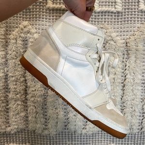 ShuShop High Top